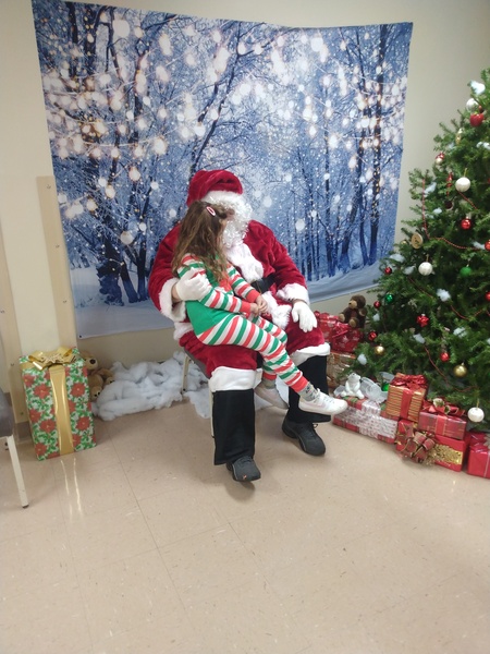 IMG20231221131254331.jpg Santa and friend(s)